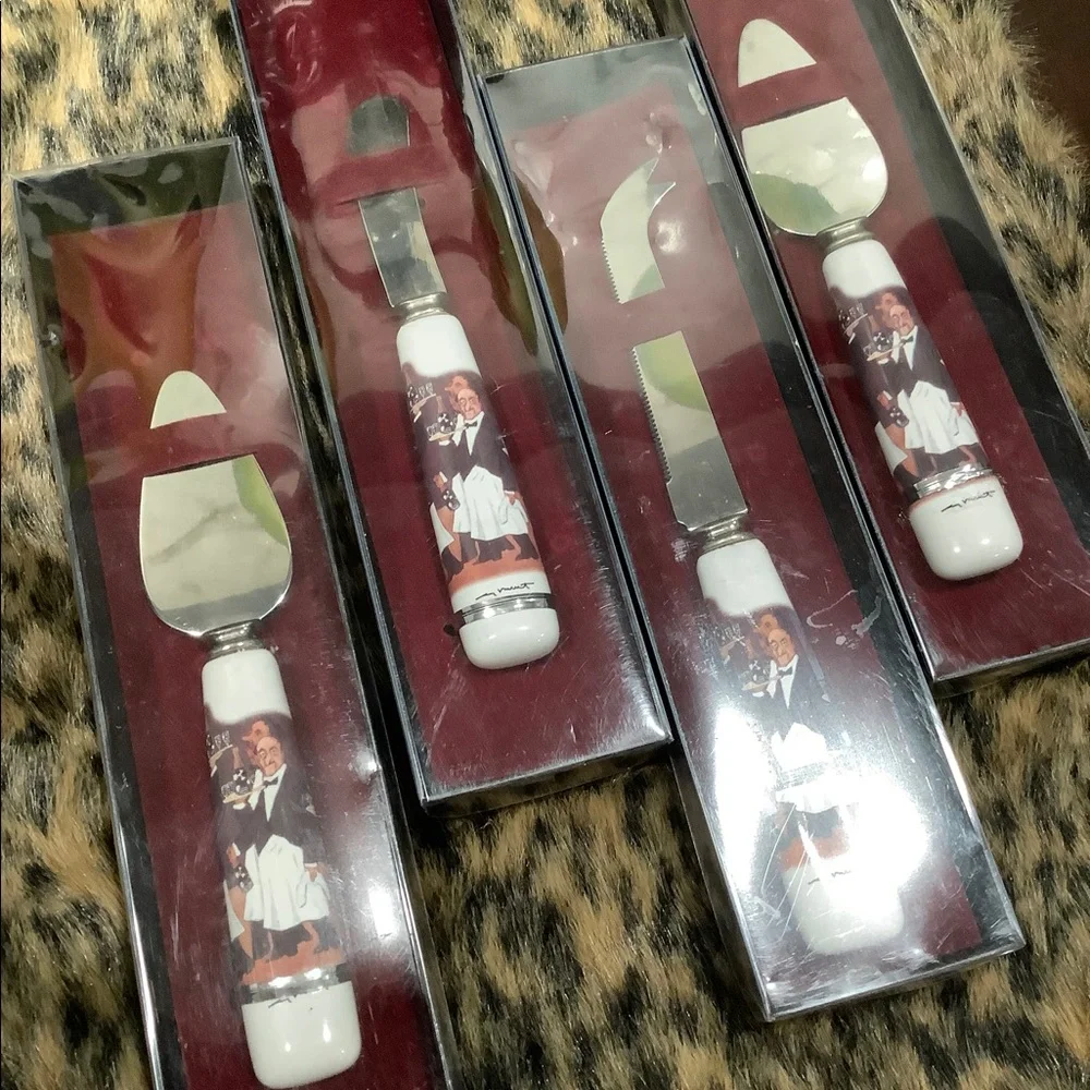 FROM DISNEY RESORTS CHEESE‎ SPREADER SET